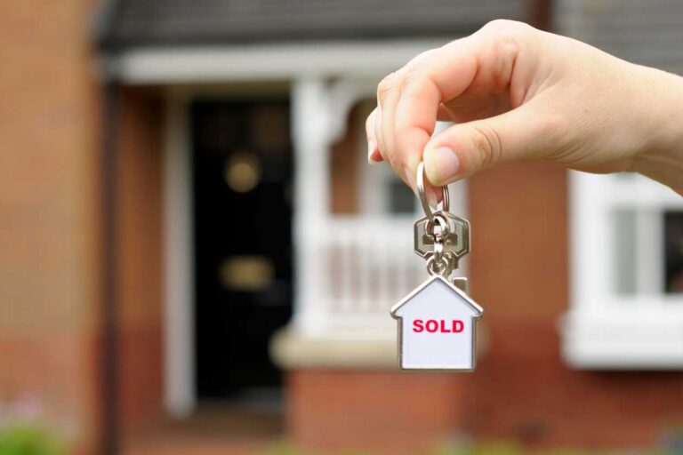 Closing On A House Guide (2023)