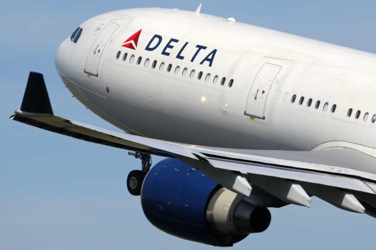 Delta SkyMiles Gold AmEx Review 2023