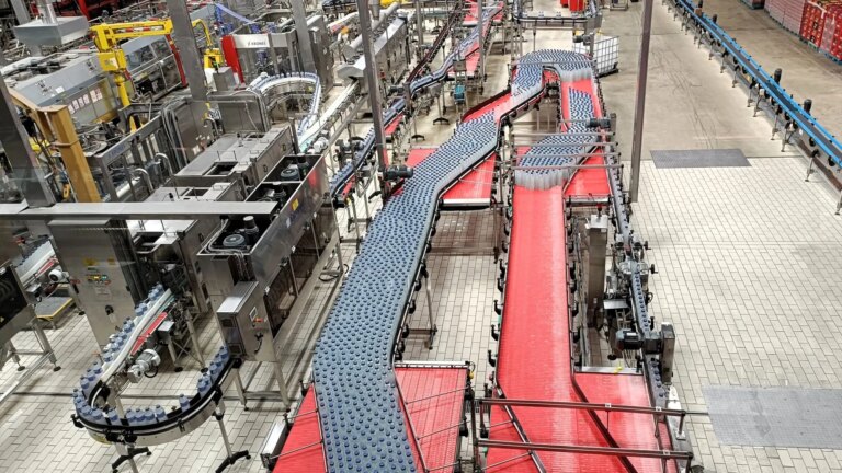 The industry is now demanding that the Government pay for the electricity it generates with gas to prevent up to 111 factories from leaving for other countries.
