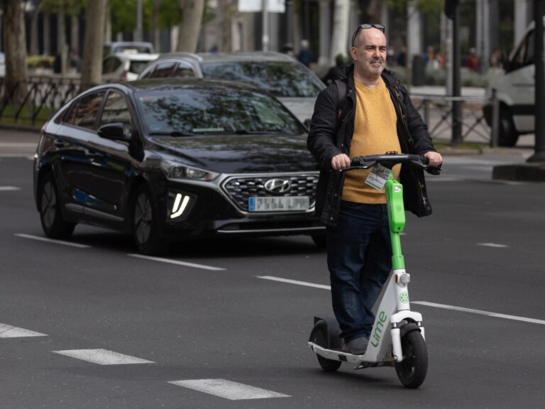 The Government will require insurance for electric scooters and will require them to be registered with the DGT before 2026