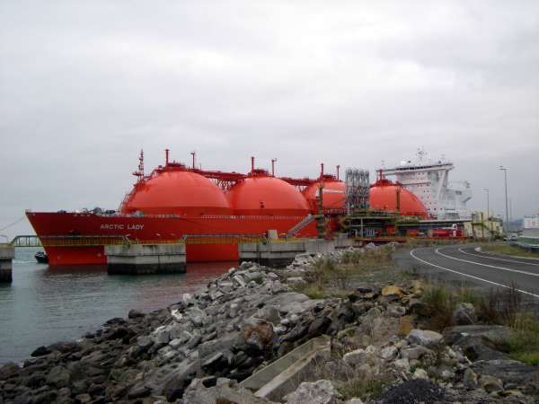This Monday, the EU will prohibit the arrival at its ports of ships carrying natural gas from Russia that are destined for third countries.