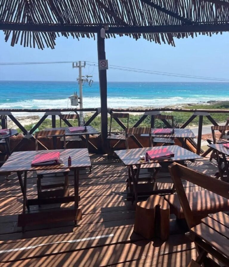 What is the bold project on Isla Mujeres like?
