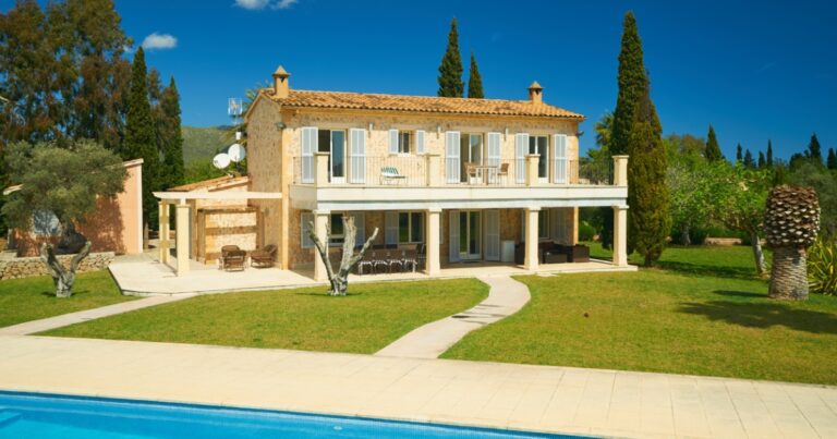 Spending summer holidays on the coast may be 10% more expensive this year than in 2021