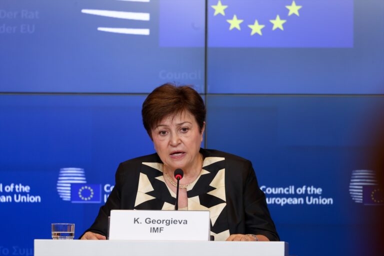 sends its proposal to unions and employers and will hold weekly meetings