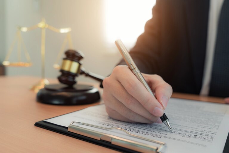 requirements and how to apply for aid of 7,200 euros per year