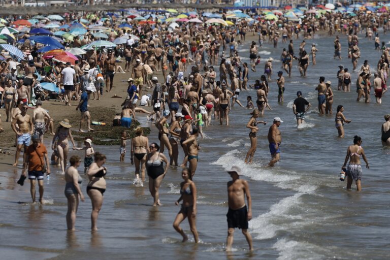 Hoteliers, optimistic to Holy Week after reserves grow by 30% with the arrival of the sun and a winter with more income
