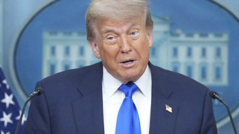 Trump threatens Canada with a 35 % tariff from August 1