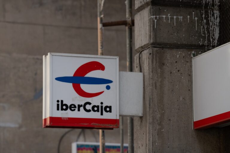 Ibercaja increases the accessibility of cards, ATMs and TVP with new functionalities