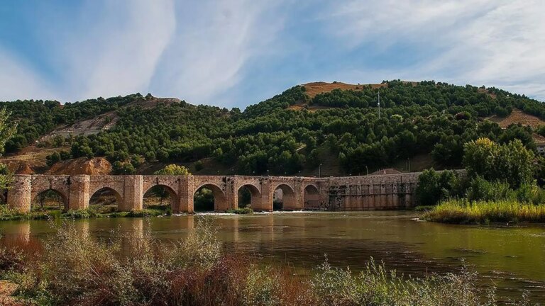 These towns in Spain pay you to live in them: know the best incentives