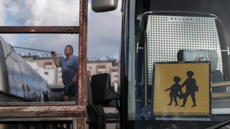 Competition investigates an alleged school transport cartel that distributed public contracts