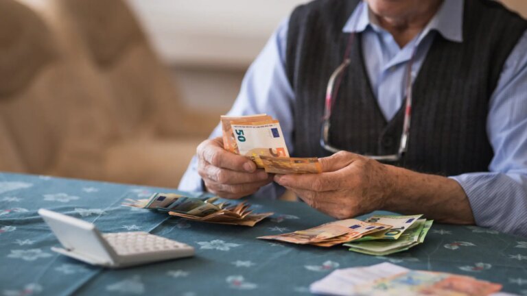 The profession with the highest retirement pension in Spain is almost 3,000 euros