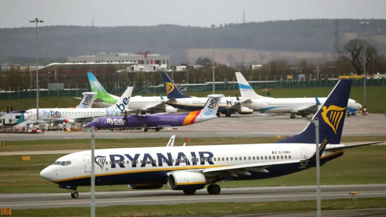 Airlines schedule a record winter with an uneven map due to Ryanair’s regional withdrawal
