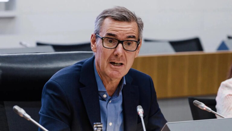 The CNMV asks the Government to review the takeover law
