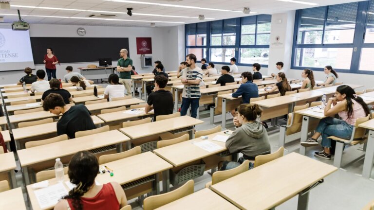 This is what a primary school teacher earns per month in Spain (without extras or three-year periods)