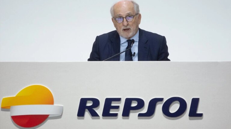 Repsol will review its strategic plan in March by cutting profits by 37% due to lower crude oil prices