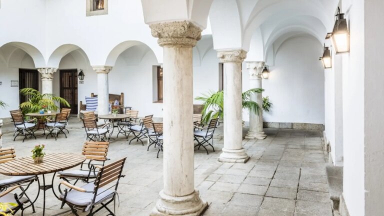 rooms from 80 euros and 15% discounts on breakfasts