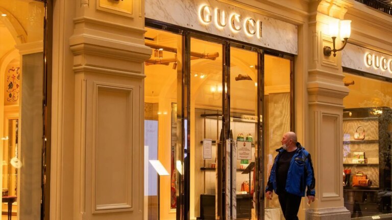 The owner of Gucci joins forces with L’Oreal to whom she sells her cosmetics business for 4 billion