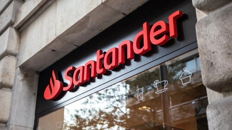 Santander and nine other large international banks study launching a ‘stablecoin’