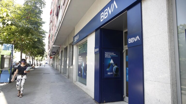 BBVA today extends the hours of 68 offices in thirteen communities to carry out share exchanges