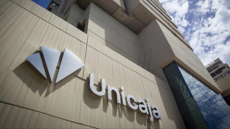 Unicaja joins ‘Black Friday’ and returns 5% of online purchases with Bizum