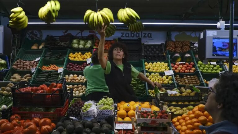 Spain’s main analysts improve their GDP forecast to 2.9% this year, but point to a slowdown in 2026