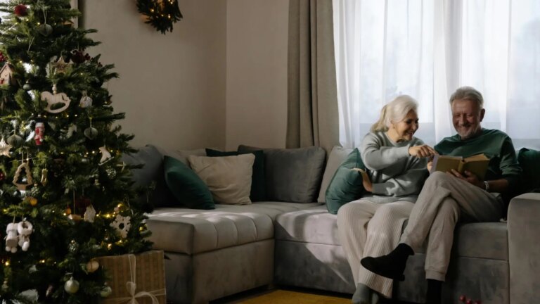 When does Social Security receive the extra Christmas pay for pensioners?