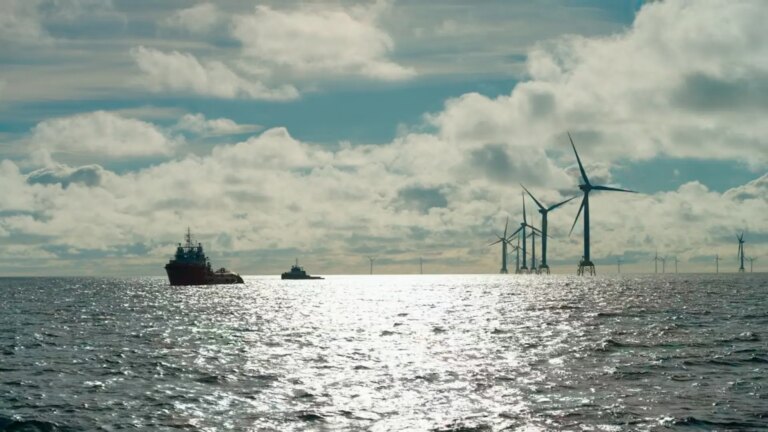 The EIB and Iberdrola seal a green loan of 500 million for an offshore wind farm in Germany