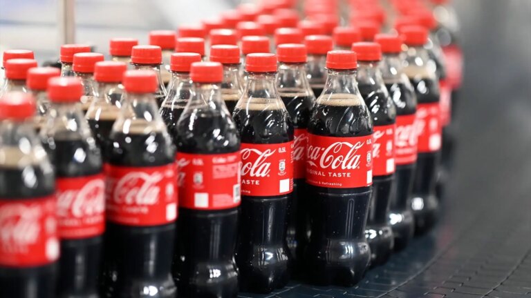 Coca Cola Europacific Partners (CCEP) increases its revenues by 3.3% until September and announces a new dividend