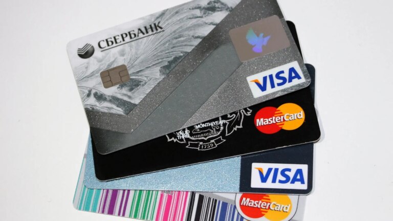 Personal loan or credit card? This is the cheapest way to finance Christmas expenses