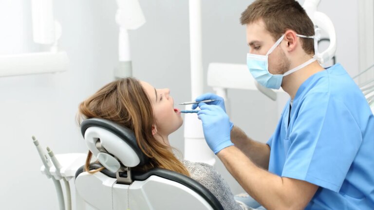 These are the dentist treatments that Social Security covers in 2026: requirements and plans