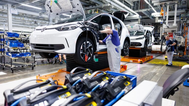 Brussels rectifies and now proposes that new combustion cars can continue to be sold beyond 2035
