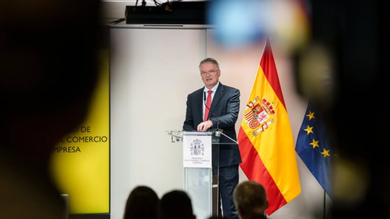 The OECD predicts that Spain will continue to grow more than double that of the Eurozone but asks for a “favorable” environment for companies