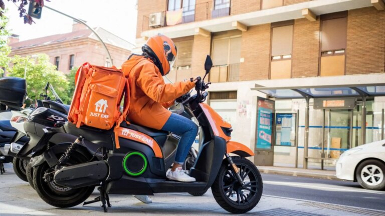 Just Eat relies on delivery to avoid red numbers in Spain due to the slowdown in orders