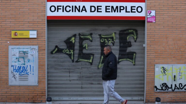 Only seven autonomies will have unemployment of more than 8% next year, according to Funcas