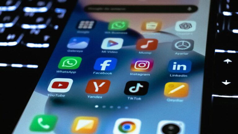 From TikTok to Instagram, the “spend as an investor” movement gains ground among young people without an investment portfolio