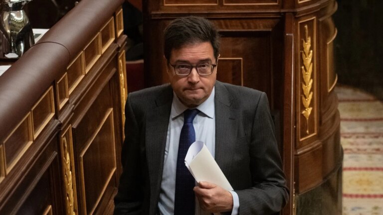 The Government pushes forward in Congress the salary increase for civil servants with the support of the PP