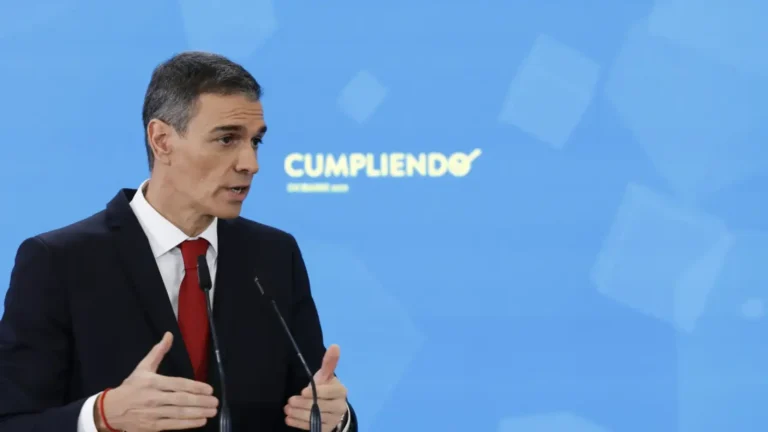 Sánchez announces the extension in 2026 of transport aid and a single pass for Cercanías and regional trains but without Metro or bus