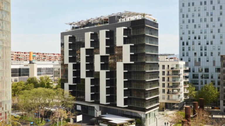 A group of Swiss and American investors buy The Hoxton hotel in Barcelona from Norlake