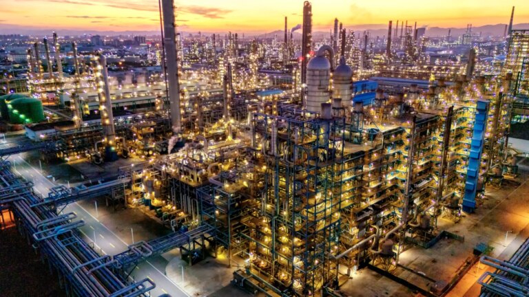 The perfect storm of European chemicals pushes mergers in an industry of 635,000 million