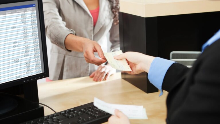 Are foreign deposits more profitable? Advantages and steps to hire them