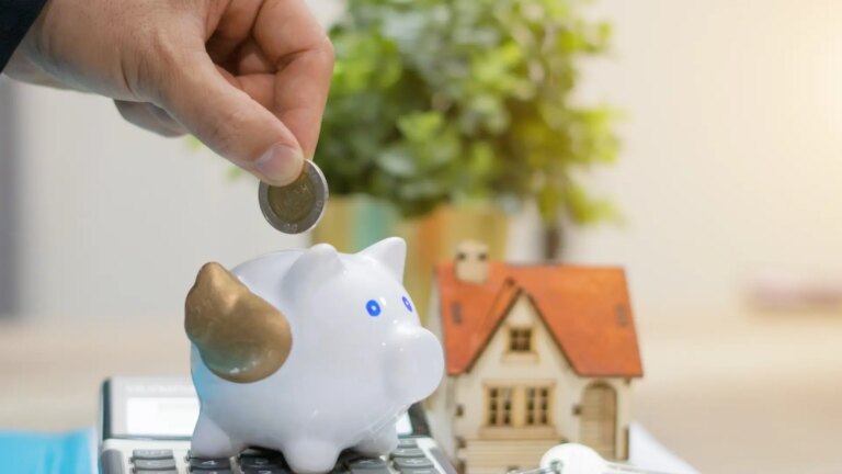 The bank takes a turn with deposits in the final stretch of 2025 and raises remuneration