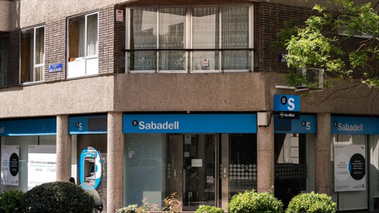 Sabadell offers a 2.5% APR up to 50,000 euros for individuals and the self-employed in their online account