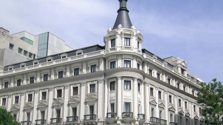 Competition fines Naturgy with 5 million for restricting competition in the installation of electric meters