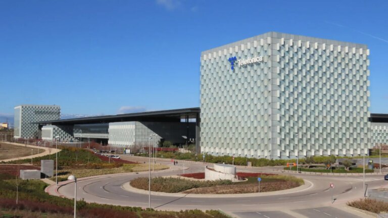 Telefónica improves conditions and proposes extending the ERE reduction to 10% in the parent company and two subsidiaries