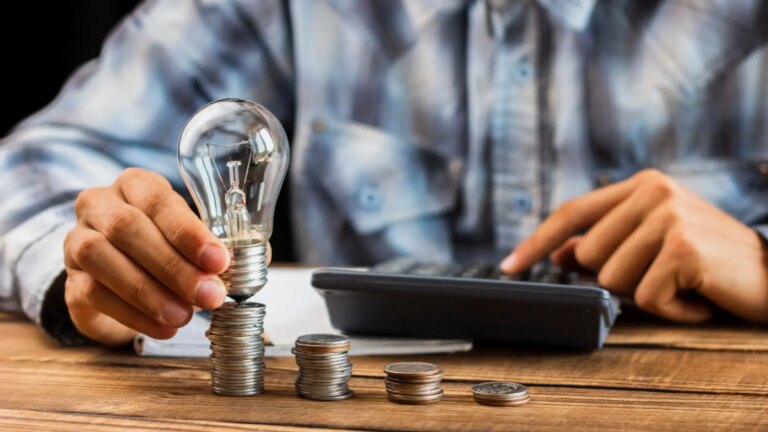 The free application that saves you 15% on your electricity bill and monitors the energy consumption of your home