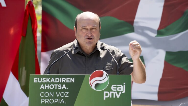 Telefónica hires the former president of the PNV Andoni Ortuzar for the board of Movistar+