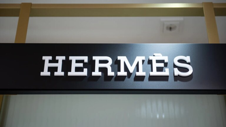 An 82-year-old heir of Hermès claims 14 billion euros in compensation from LVMH and its CEO for alleged theft of shares