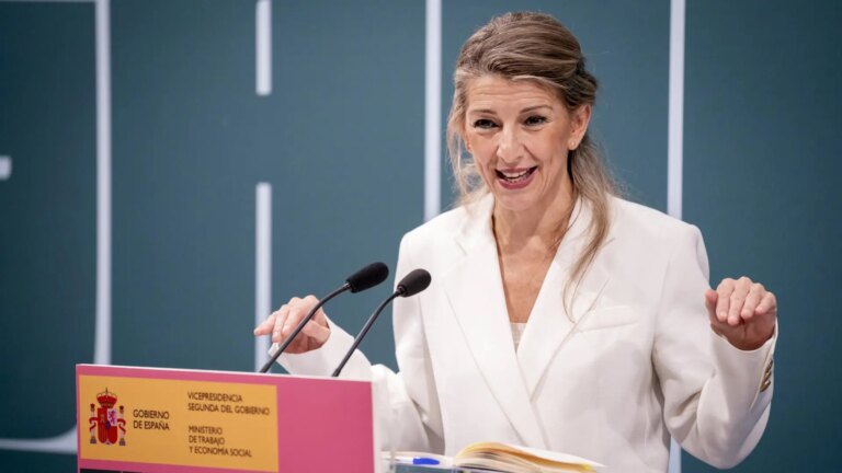 Yolanda Díaz proposes raising the minimum wage by 3.1% and bringing it to 1,221 euros per month