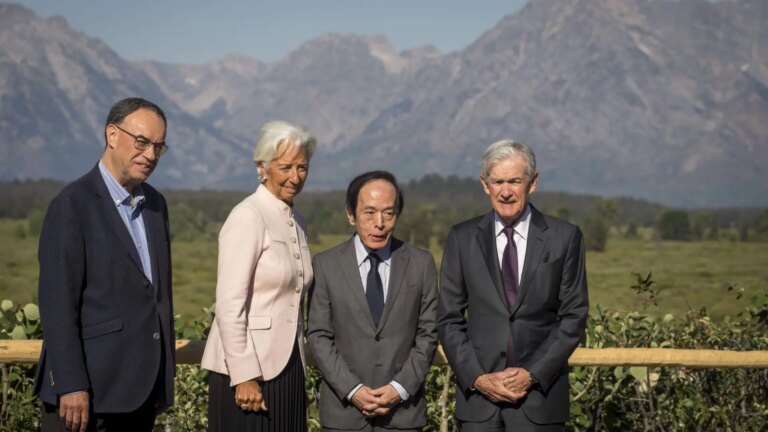 Top central bankers close ranks with Jerome Powell and support FED independence
