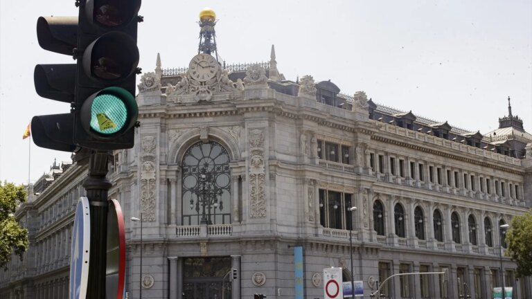 The indebtedness of Spanish families is at its lowest since 2000 and financial wealth remains at a record